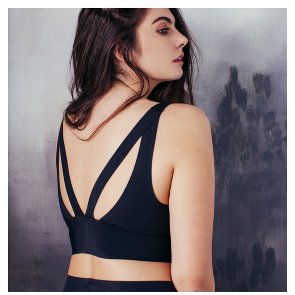 True Body Longline Bralette | Black